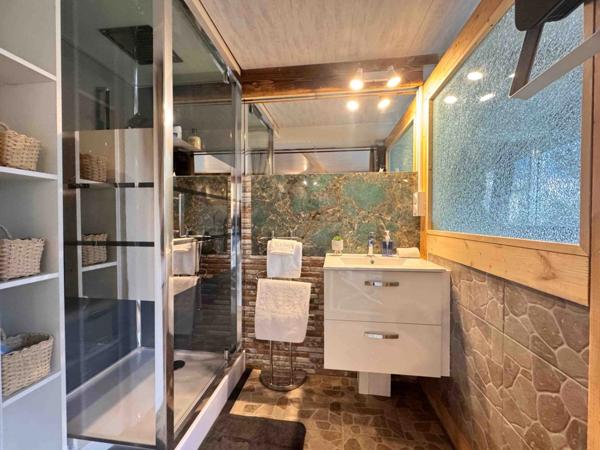 Studio 37 m² LARAGNE MONTEGLIN (05)