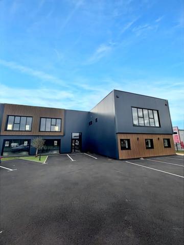 Vente                                                      Local commercial
                        
                     1 pièces                      230 m2                     à Peyrehorade