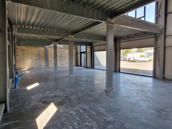 Vente                                                      Local commercial
                        
                     1 pièces                      230 m2                     à Peyrehorade