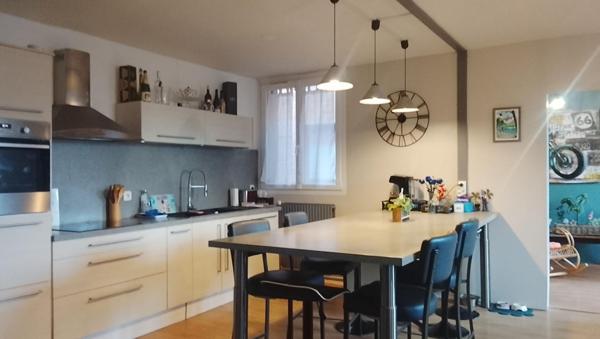 Appartement  4 pièce(s) 100 m2 au pied du Lac