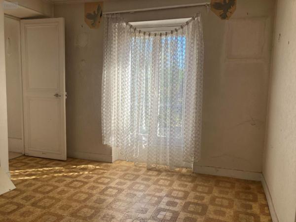 Appartement à rénover à vendre à Saint-Maurice dans le Val-de-Marne (94410), ref : 17727/11