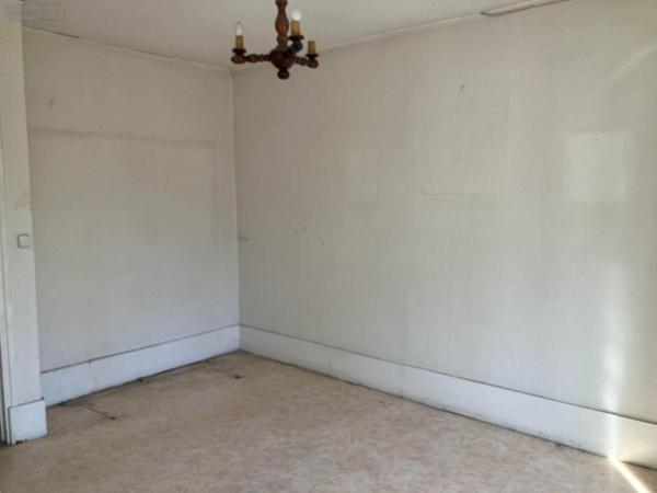 Appartement à rénover à vendre à Saint-Maurice dans le Val-de-Marne (94410), ref : 17727/11