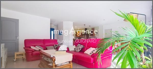 Maison à Bressuire, 79300 - 8 pièces 130m²