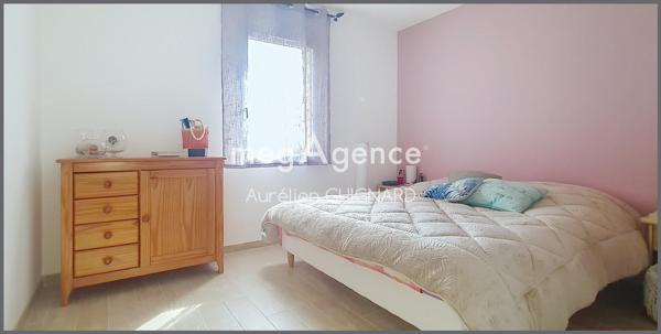 Maison à Bressuire, 79300 - 8 pièces 130m²