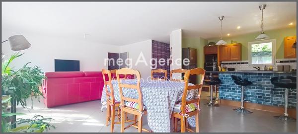 Maison à Bressuire, 79300 - 8 pièces 130m²