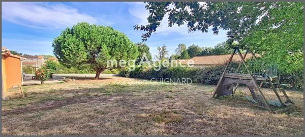 Maison à Bressuire, 79300 - 8 pièces 130m²