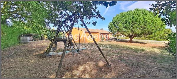 Maison à Bressuire, 79300 - 8 pièces 130m²