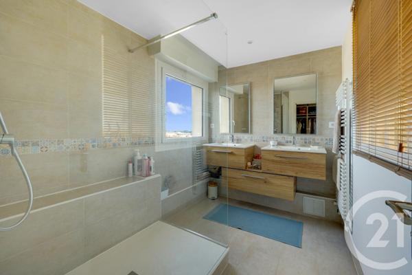 Appartement F6 à vendre  6 pièces - 141,49 m2 VERRIERES LE BUISSON - 91