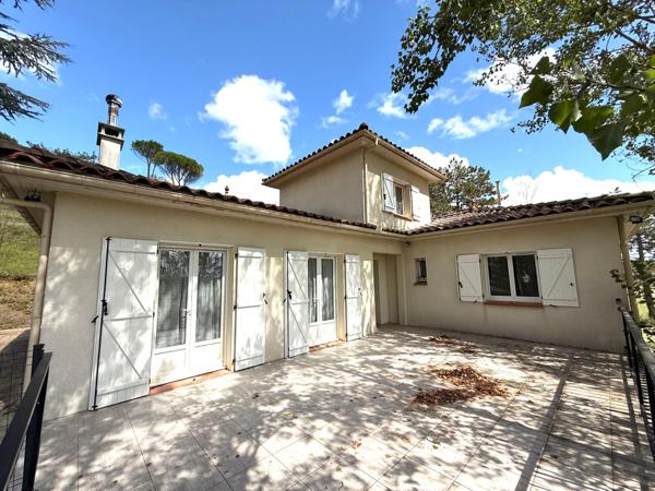 Villa T5 avec vue panoramique, sous-sol isolé et terrain de 4000 m²