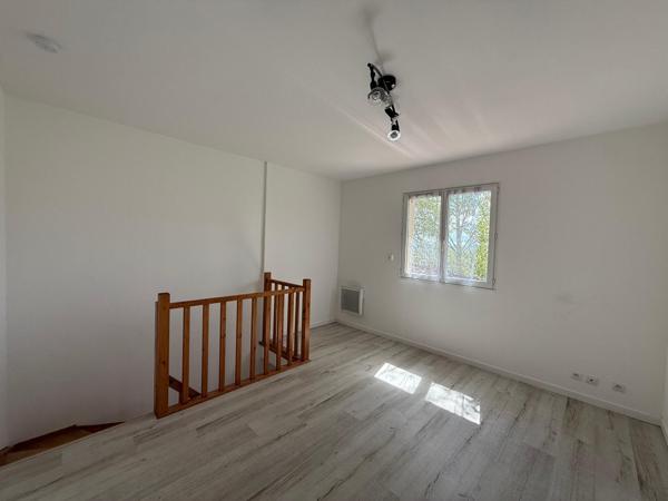 Villa T5 avec vue panoramique, sous-sol isolé et terrain de 4000 m²