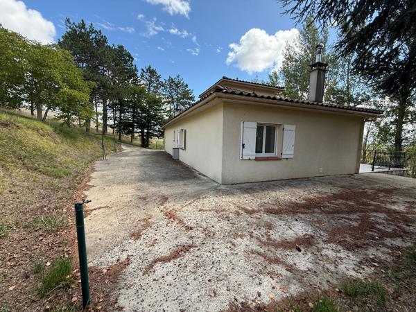 Villa T5 avec vue panoramique, sous-sol isolé et terrain de 4000 m²