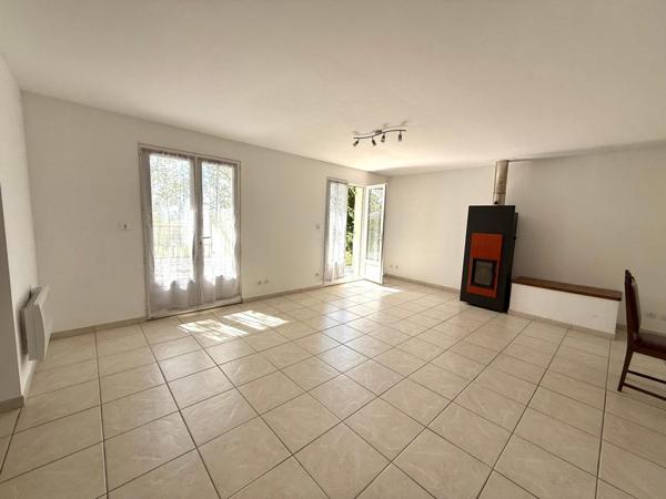 Villa T5 avec vue panoramique, sous-sol isolé et terrain de 4000 m²