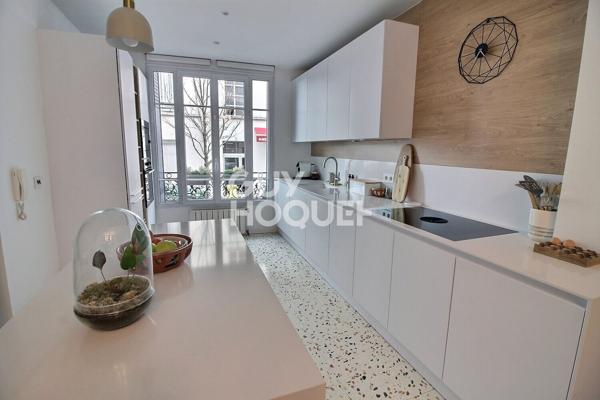 Maison d'Exception à Vendre à Puteaux - 6 Pièces, 4 Chambres, 1 350 000 