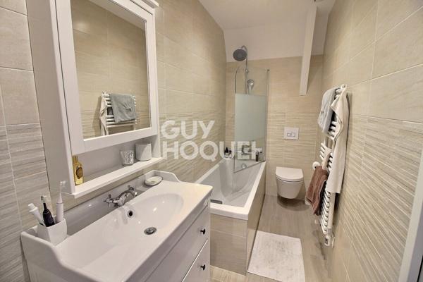 Maison d'Exception à Vendre à Puteaux - 6 Pièces, 4 Chambres, 1 350 000 