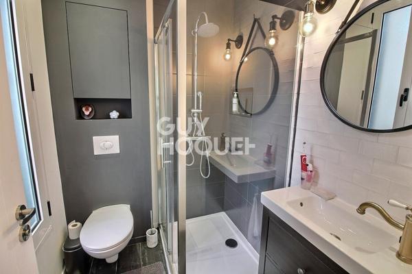 Maison d'Exception à Vendre à Puteaux - 6 Pièces, 4 Chambres, 1 350 000 