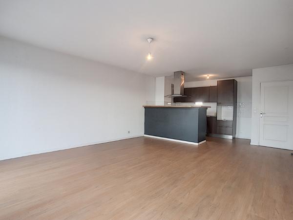 A VENDRE PAU CENTRE VILLE VUE PYRÉNÉES PANORAMIQUE APPARTEMENT T4 EN DERNIER ETAGE AVEC TERRASSE ET 2 PLACES DE PARKING