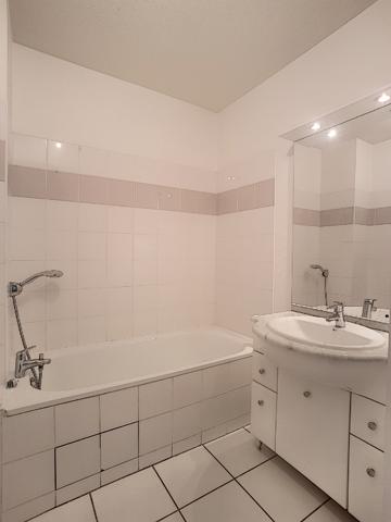 A VENDRE PAU CENTRE VILLE VUE PYRÉNÉES PANORAMIQUE APPARTEMENT T4 EN DERNIER ETAGE AVEC TERRASSE ET 2 PLACES DE PARKING