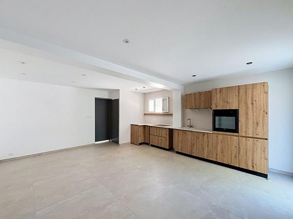 Appartement 2 pièces 46.59 m2 entièrement rénové  centre ville d''Aix-les-Bains avec cave