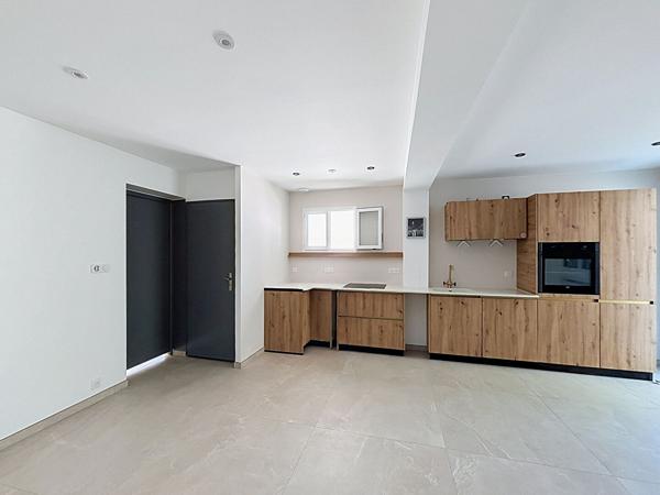 Appartement 2 pièces 46.59 m2 entièrement rénové  centre ville d''Aix-les-Bains avec cave