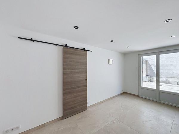 Appartement 2 pièces 46.59 m2 entièrement rénové  centre ville d''Aix-les-Bains avec cave