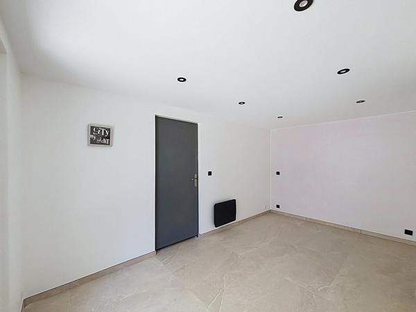 Appartement 2 pièces 46.59 m2 entièrement rénové  centre ville d''Aix-les-Bains avec cave