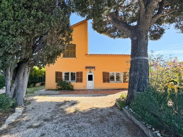 Propriété provençale de caractère avec piscine, dépendance et prestations haut de gamme Marseille 13e – Château-Gombert