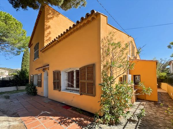 Propriété provençale de caractère avec piscine, dépendance et prestations haut de gamme Marseille 13e – Château-Gombert
