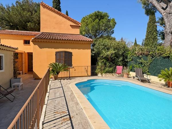 Propriété provençale de caractère avec piscine, dépendance et prestations haut de gamme Marseille 13e – Château-Gombert