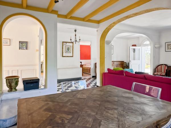 Propriété provençale de caractère avec piscine, dépendance et prestations haut de gamme Marseille 13e – Château-Gombert