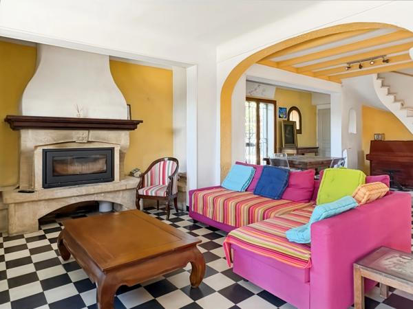 Propriété provençale de caractère avec piscine, dépendance et prestations haut de gamme Marseille 13e – Château-Gombert