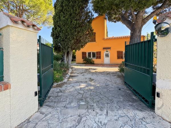 Propriété provençale de caractère avec piscine, dépendance et prestations haut de gamme Marseille 13e – Château-Gombert