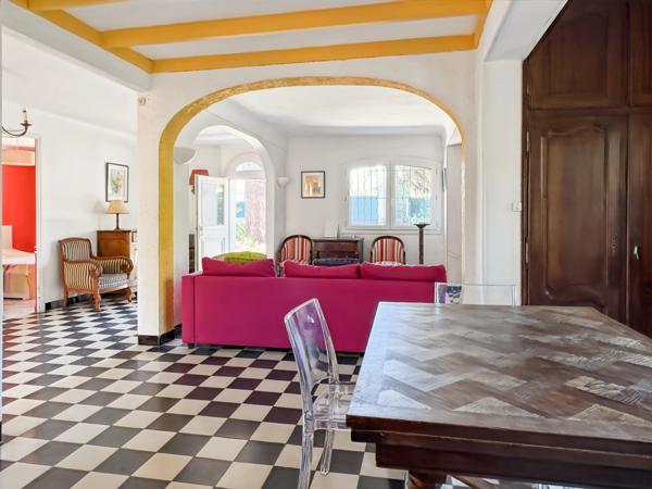 Propriété provençale de caractère avec piscine, dépendance et prestations haut de gamme Marseille 13e – Château-Gombert