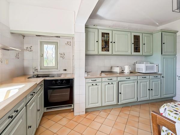 Propriété provençale de caractère avec piscine, dépendance et prestations haut de gamme Marseille 13e – Château-Gombert