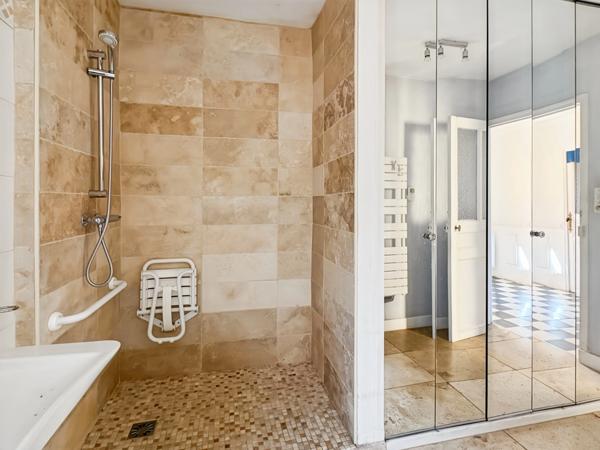 Propriété provençale de caractère avec piscine, dépendance et prestations haut de gamme Marseille 13e – Château-Gombert