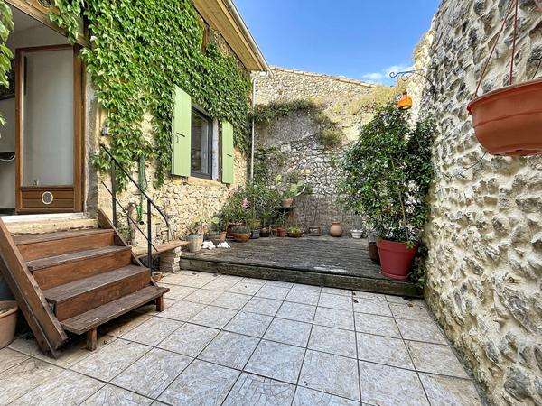 Maison Livron Sur Drome  en pierres, 4 chambres, charme de l'ancien, terrasse agréable piscinable