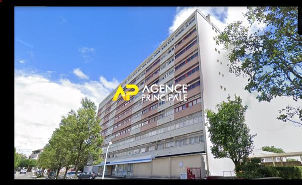 Appartement 4 pièces avec balcon, caves et parking à 12 minutes de la gare du centre ville 187 250 € **  - Référence  4572
