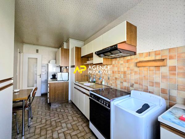 Appartement 4 pièces avec balcon, caves et parking à 12 minutes de la gare du centre ville 187 250 € **  - Référence  4572