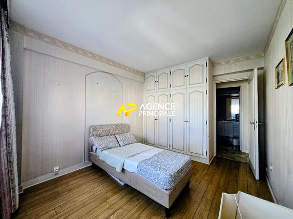 Appartement 4 pièces avec balcon, caves et parking à 12 minutes de la gare du centre ville 187 250 € **  - Référence  4572