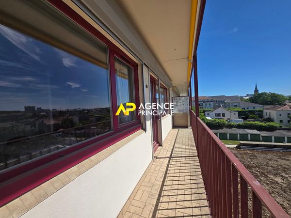 Appartement 4 pièces avec balcon, caves et parking à 12 minutes de la gare du centre ville 187 250 € **  - Référence  4572