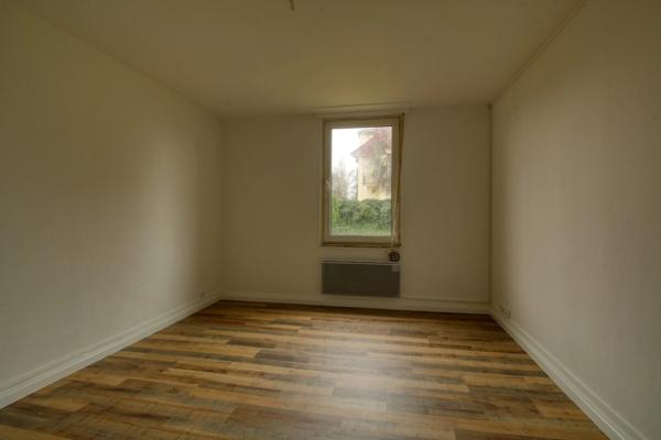 Dpt Moselle (57), à vendre BOUZONVILLE immeuble