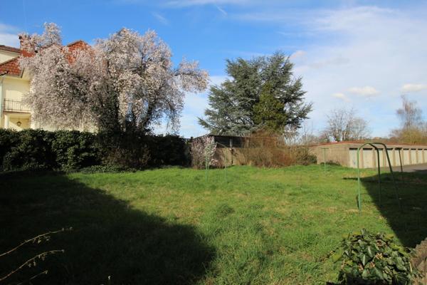 Dpt Moselle (57), à vendre BOUZONVILLE immeuble