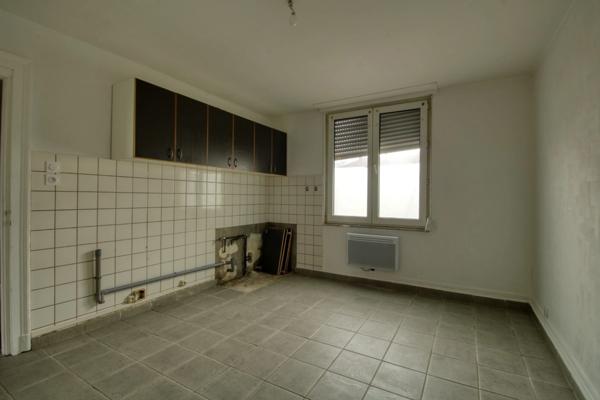 Dpt Moselle (57), à vendre BOUZONVILLE immeuble