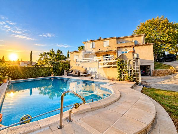 Villa 7 pièces 213.32 m2
