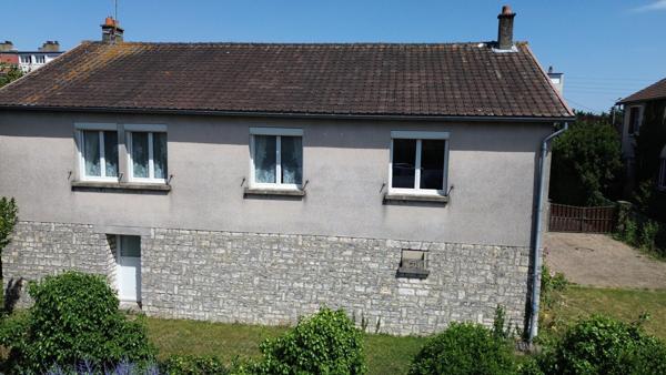 Maison sur sous-sol complet, 4 chambres possibles et jardin sans vis-à-vis