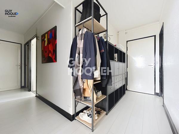 RAVALEMENT et isolation en cours et DEJA PAYÉS ( DPE à venir en C) !- Appartement DERNIER ETAGE 4 pièces 69m² - 3 chambres + cave