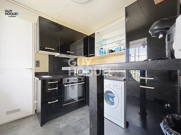 RAVALEMENT et isolation en cours et DEJA PAYÉS ( DPE à venir en C) !- Appartement DERNIER ETAGE 4 pièces 69m² - 3 chambres + cave