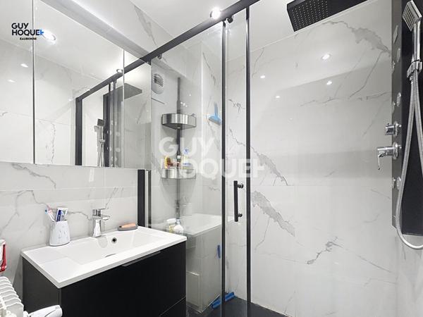 RAVALEMENT et isolation en cours et DEJA PAYÉS ( DPE à venir en C) !- Appartement DERNIER ETAGE 4 pièces 69m² - 3 chambres + cave