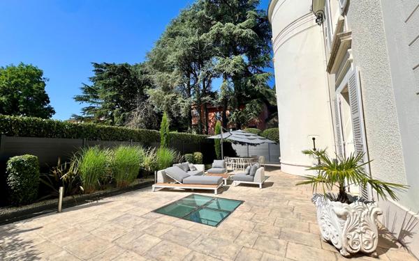 Appartement à vendre    4 pièces • 288 m2 Collonges-au-Mont-d'Or