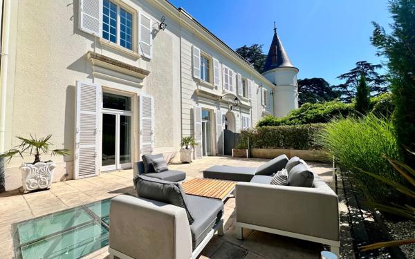 Appartement à vendre    4 pièces • 288 m2 Collonges-au-Mont-d'Or