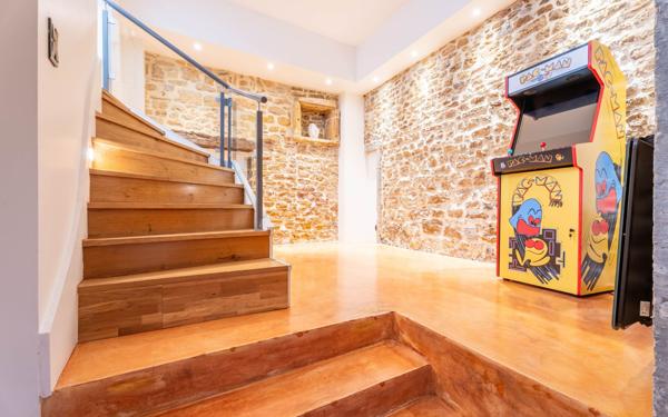 Appartement à vendre    4 pièces • 288 m2 Collonges-au-Mont-d'Or